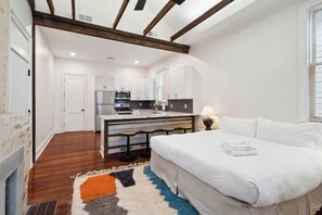 4 bedrooms, desk, iron/ironing board, travel cot