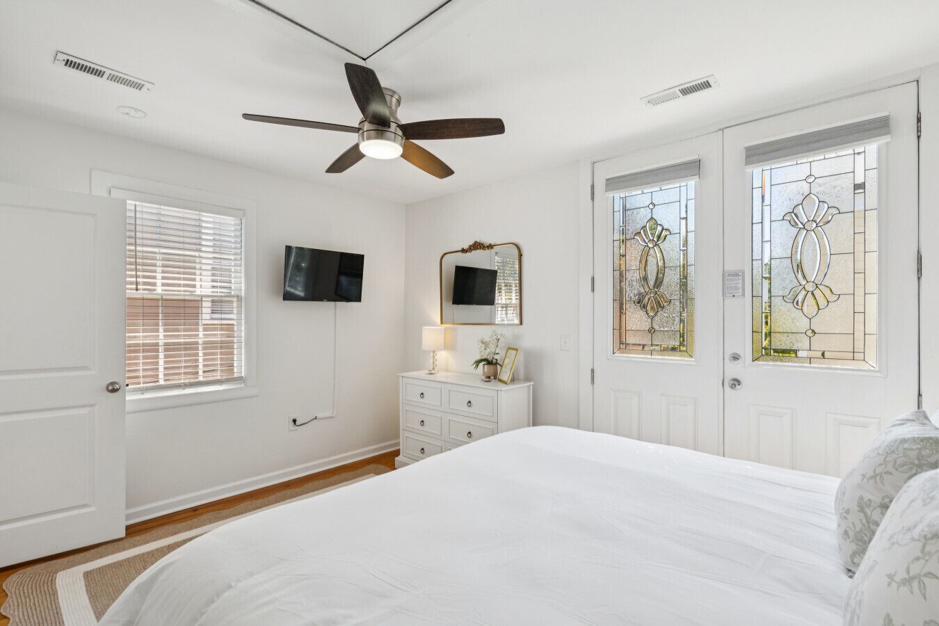 2 habitaciones, tabla de planchar con plancha y wifi gratis 