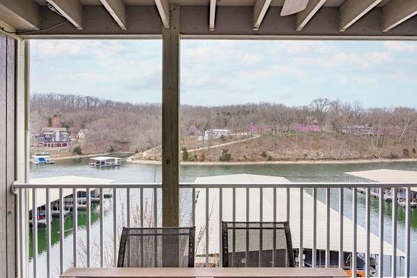 Property grounds - Lazy Days U-03 - Three Bedroom Apartment, Sleeps 8 (Osage Beach)