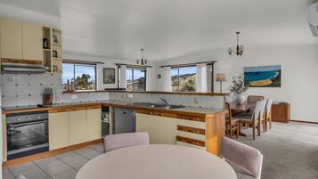 Micro-ondas, fogão, cooktop, lava-louças