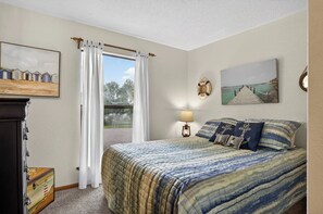 2 bedrooms, WiFi, bed sheets - Lone Oak Point 18 - Two Bedroom Apartment, Sleeps 6 (Sunrise Beach)