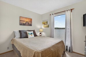 2 bedrooms, WiFi, bed sheets - Lone Oak Point 18 - Two Bedroom Apartment, Sleeps 6 (Sunrise Beach)