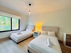 4 bedrooms, iron/ironing board, WiFi, bed sheets