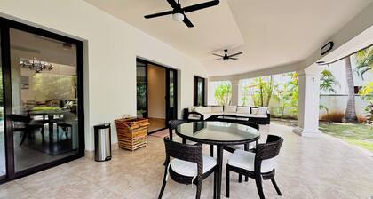 Luxury beach home Rivera del Mar in Buenaventura