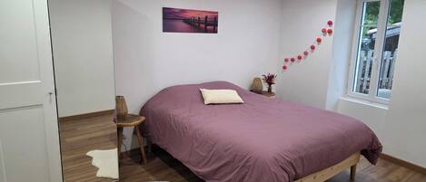 5 bedrooms, WiFi, bed sheets