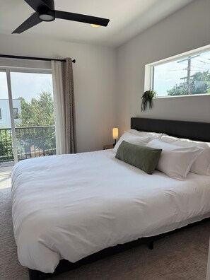 3 bedrooms, iron/ironing board, WiFi, bed sheets