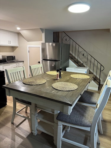 Modern 2 queen bedroom suite with private entrance