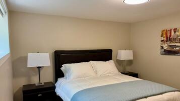 Iron/ironing board, free WiFi, bed sheets