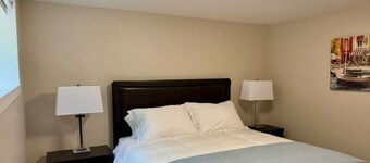 Modern 2 queen bedroom suite with private entrance
