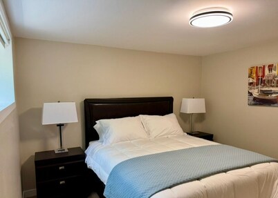 Modern 2 queen bedroom suite with private entrance
