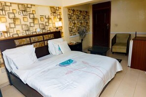 Double Room | Desk, laptop workspace, iron/ironing board, free WiFi