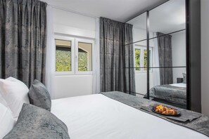 5 habitaciones, insonorización y tabla de planchar con plancha 