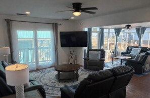 Smart TV - Heated Pool and Hot Tub - Sleeps 18 - Great For Large - Multi-Families - <3 Pets (Dauphin Island)