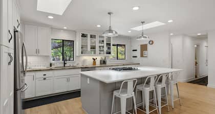 Peaceful Craftsman | Outdoor Space | Low Toxicity