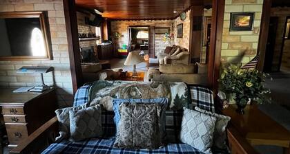 Ultimate Kernville Getaway – Across from the River, Walk to Downtown