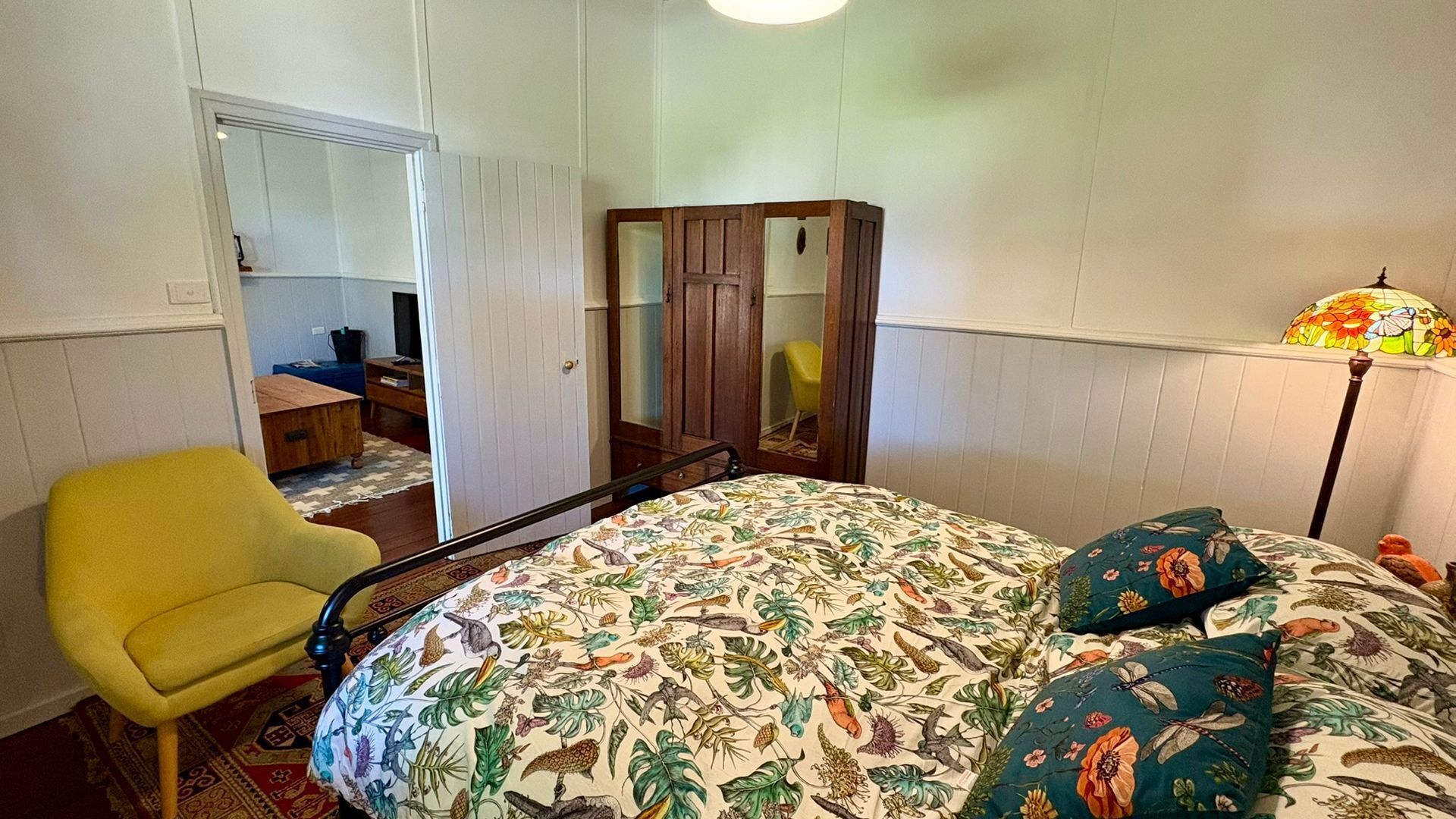 2 bedrooms, bed sheets