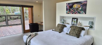 Bruny Bay House - Bruny Bay House: A Luxurious Escape Between Two Bays!