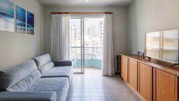 Departamento básico | Área de sala de estar | Televisión