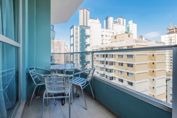 Outdoor dining - Apt With Balcony 400m From the Sea, View BC Rft505 (Balneário Camboriú)
