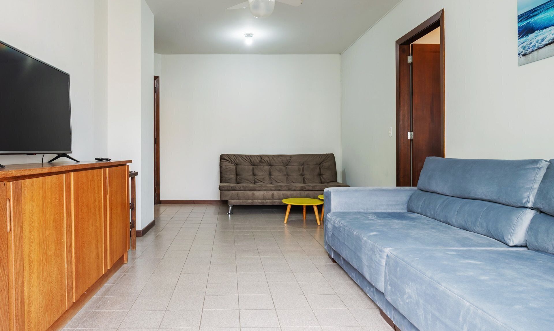 Basic Apartment | Living area | TV