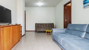 Basic Apartment | Living area | TV