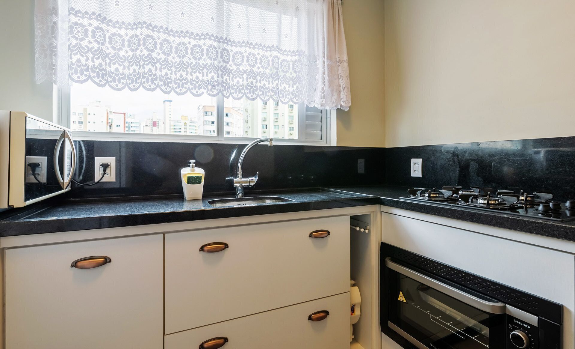 Basic Apartment | Private kitchen | Cookware/dishes/utensils