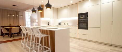Microwave, oven, stovetop, dishwasher