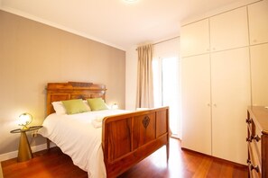 3 bedrooms, iron/ironing board, Internet, bed sheets - FUNCHAL TERRACE HOUSE 3BR (Funchal)