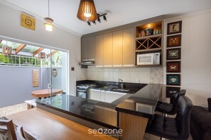 Villa | Private kitchen - 3BR House w/ BBQ & Garage 850m Beach Rdo0025 (Picarras)