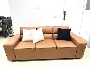 Deluxe Double Room | Living area