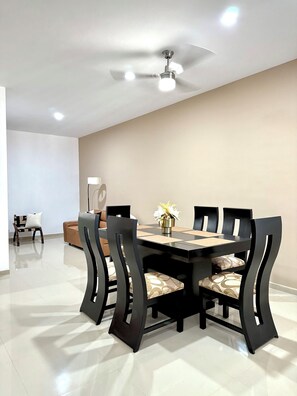 Deluxe Double Room | Dining room - Encanto de Playa Sur  (Mazatlán)