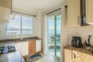 Basic Apartment | Private kitchen