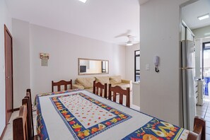 Basic Apartment | Dining room