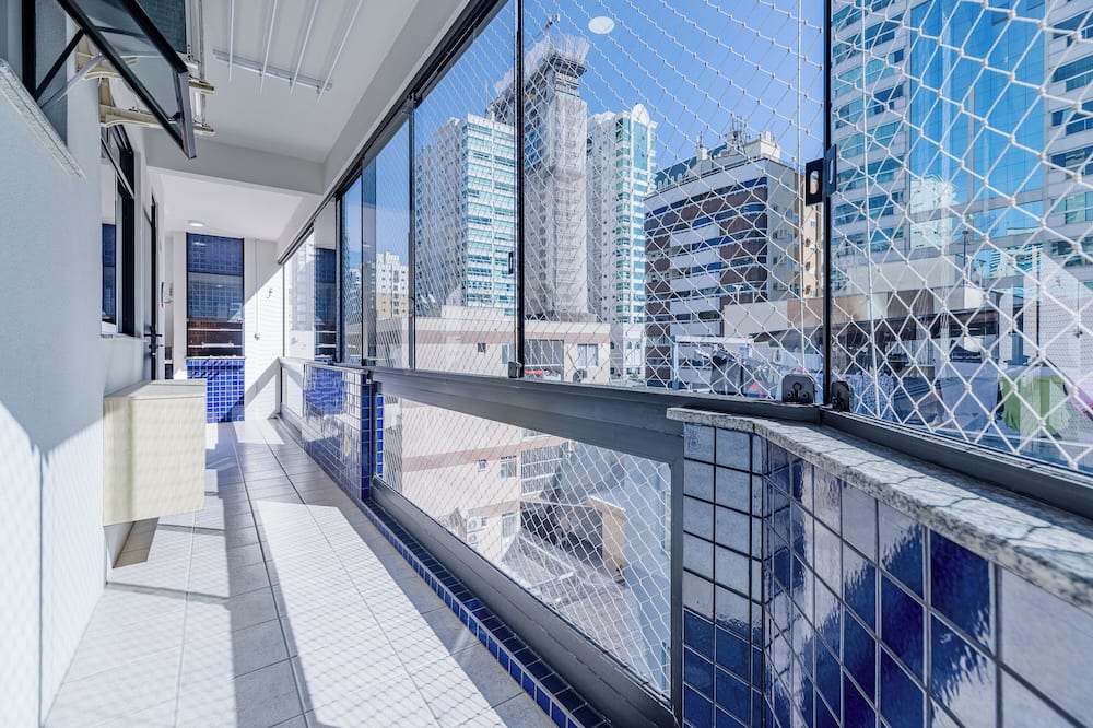 Apt w/ Balcony 150m From Sea Meia Praia Rcb405