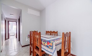 Dining - Apt w/ Balcony 150m From Sea Meia Praia Rcb405 (Itapema)