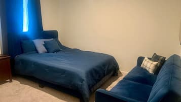 4 bedrooms, iron/ironing board, free WiFi, bed sheets
