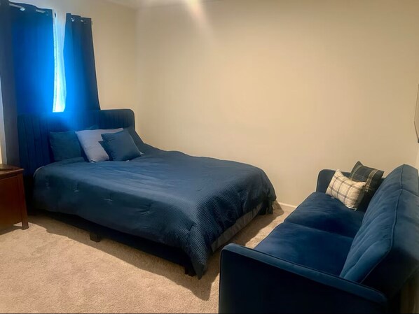 4 bedrooms, iron/ironing board, free WiFi, bed sheets