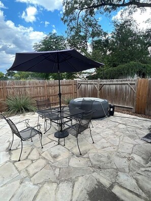 Outdoor dining - *Mins 2 Alamo Ranch Hospital & River Center Mall * (San Antonio)