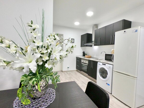 Microwave, oven, stovetop, coffee/tea maker