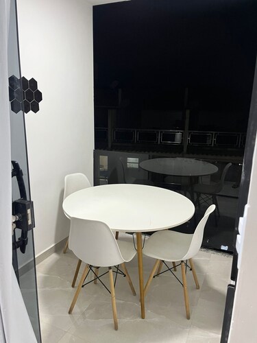 House near the beach with hot tub, pet friendly