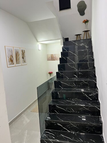 House near the beach with hot tub, pet friendly