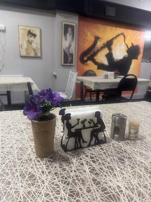 Ilmainen päivittäinen buffetaamiainen