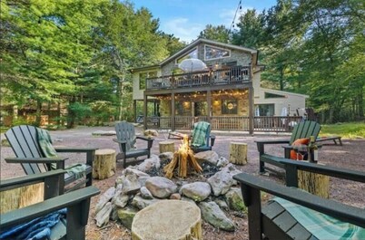 New! Game room/lake/Hot tub/Firepit/ 7bedroom/pets