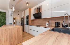 Fridge, oven, dishwasher