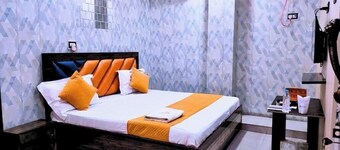 Hotel White Stone Luxury Room with AC 1