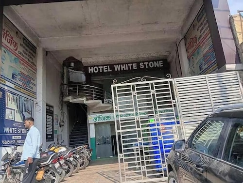 Hotel White Stone Luxury Room with AC 2