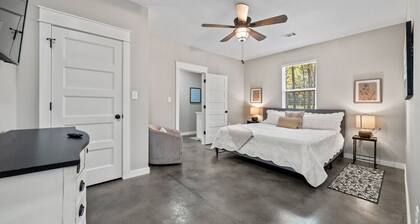 The Lakeside Bungalow, New Build on shores of Delaware Bay!