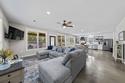 The Lakeside Bungalow, New Build on shores of Delaware Bay!