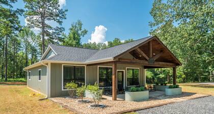 The Lakeside Bungalow, New Build on shores of Delaware Bay!