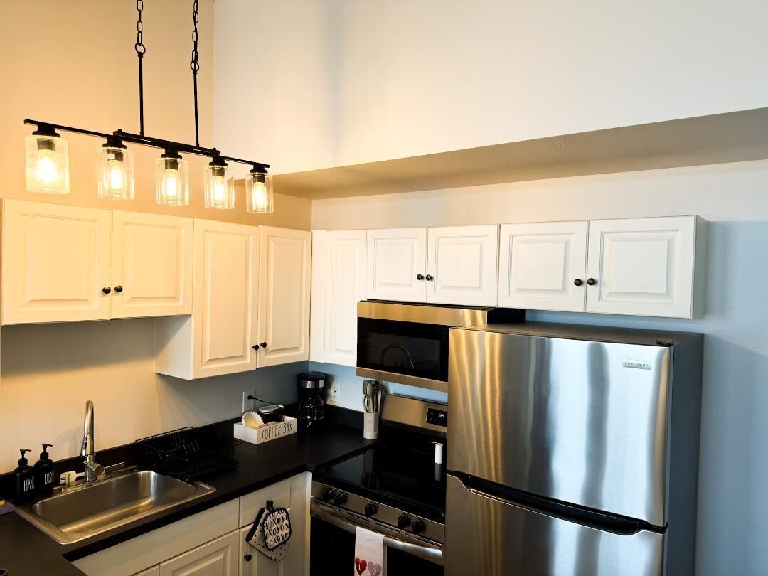 雪櫃、微波爐、焗爐、爐具